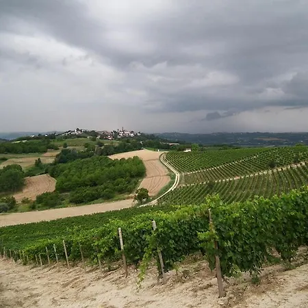فندق مبيت وإفطار San Rocco Di Di Isola D'asti آستي